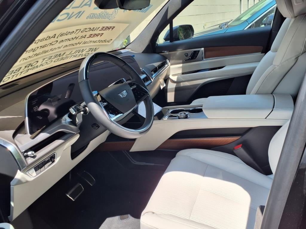 2026 Cadillac VISTIQ Luxury