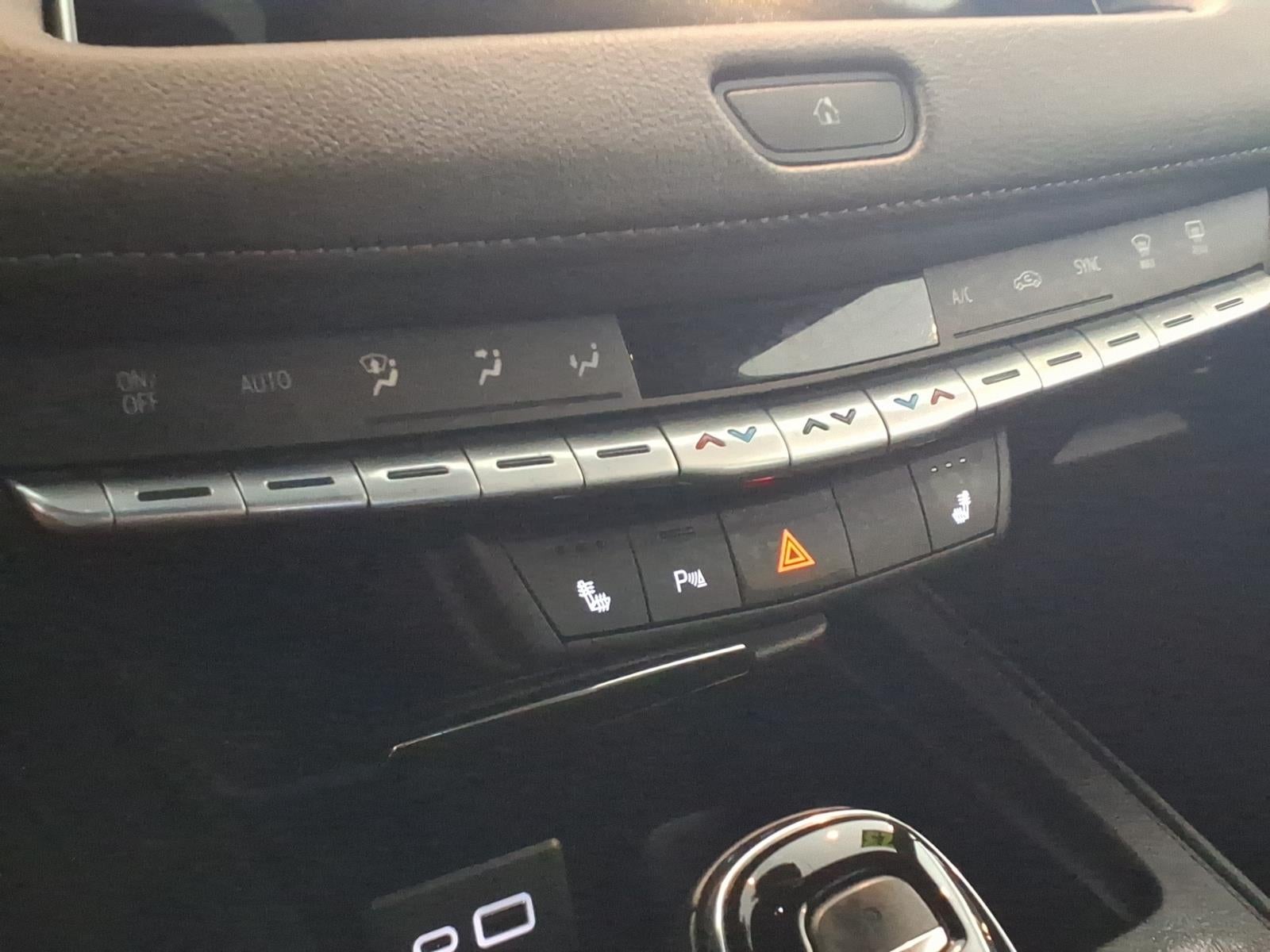 2023 Cadillac XT4 AWD Luxury