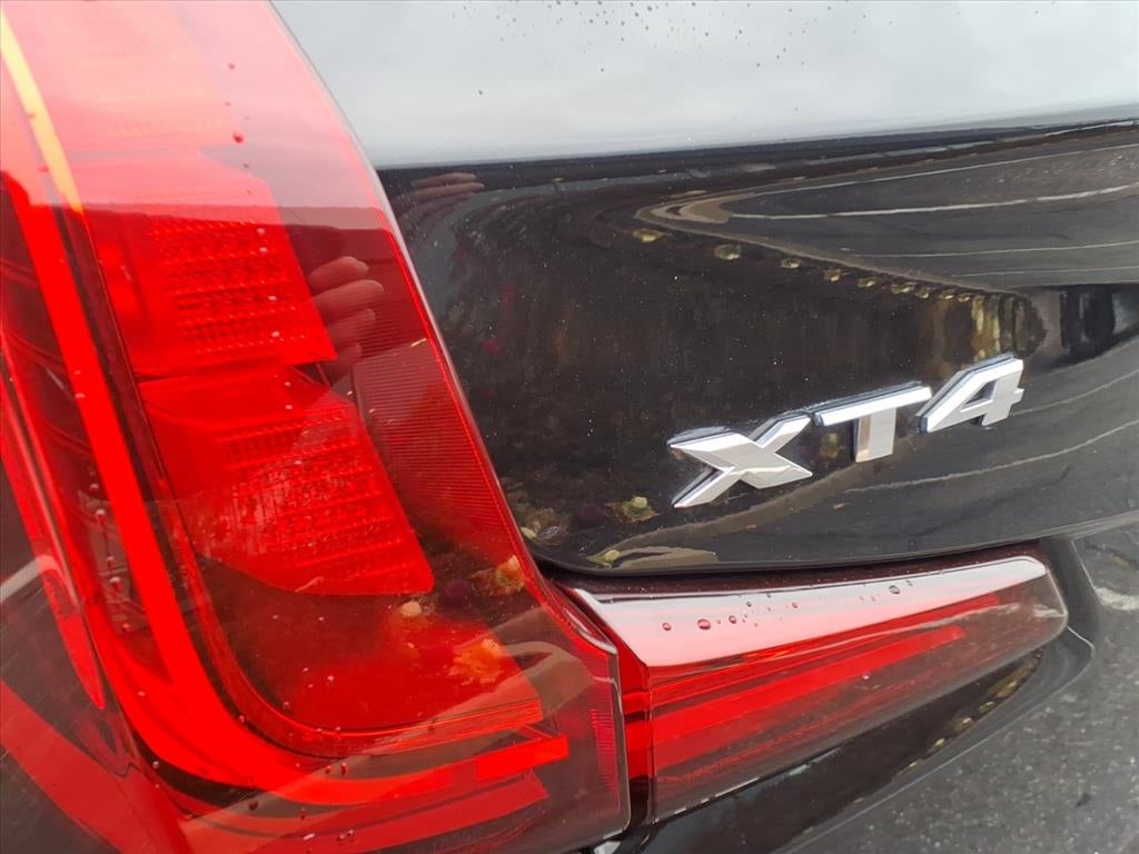 2022 Cadillac XT4 Luxury