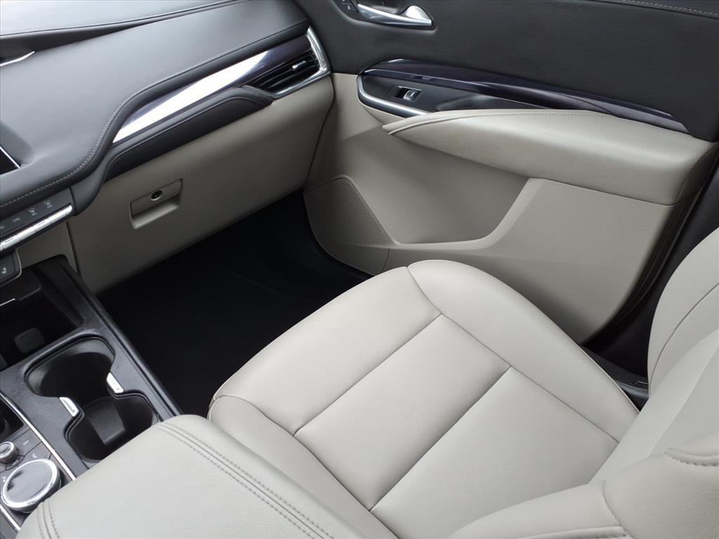 2022 Cadillac XT4 Luxury