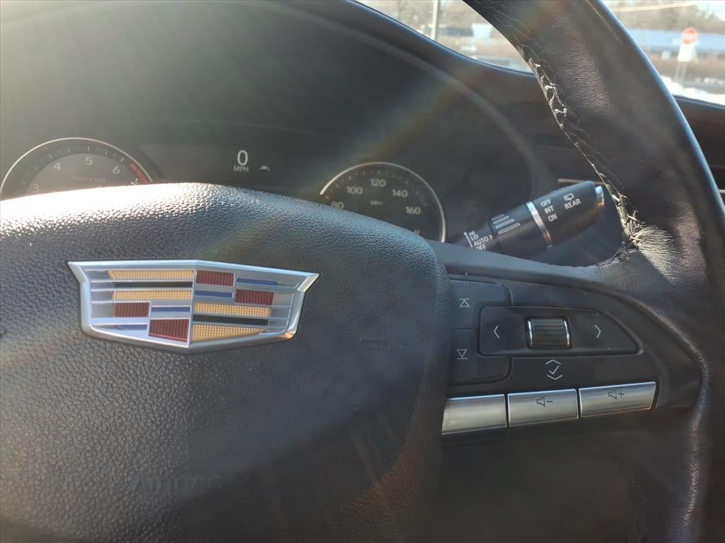 2023 Cadillac XT4 Premium Luxury