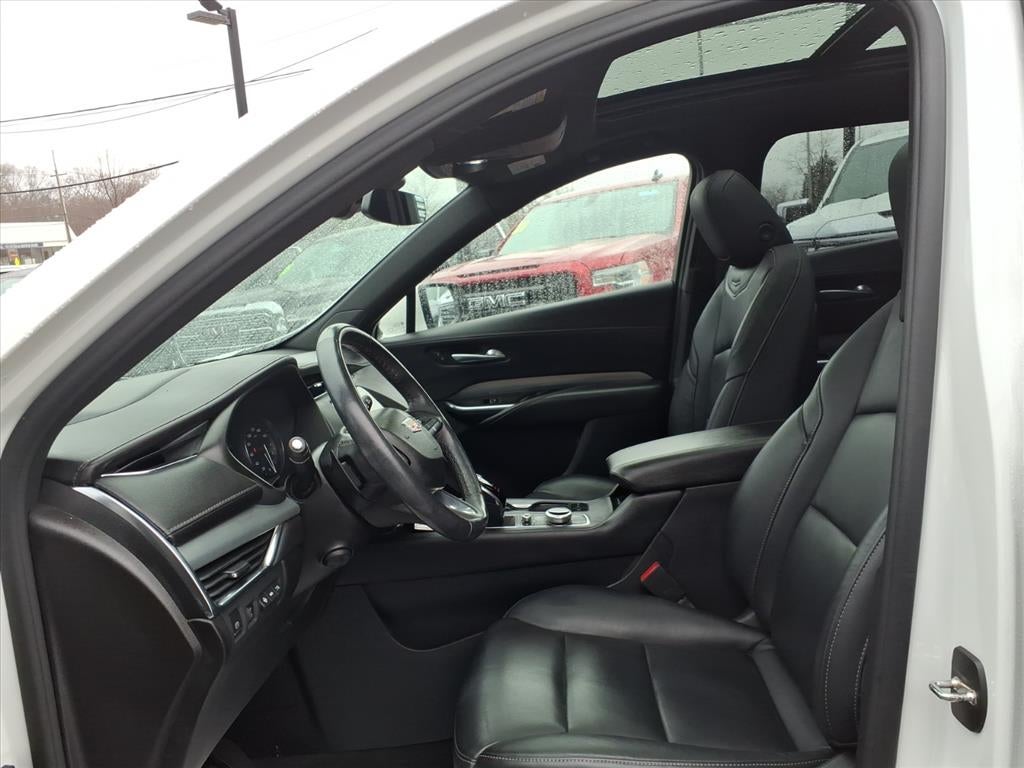 2023 Cadillac XT4 Premium Luxury