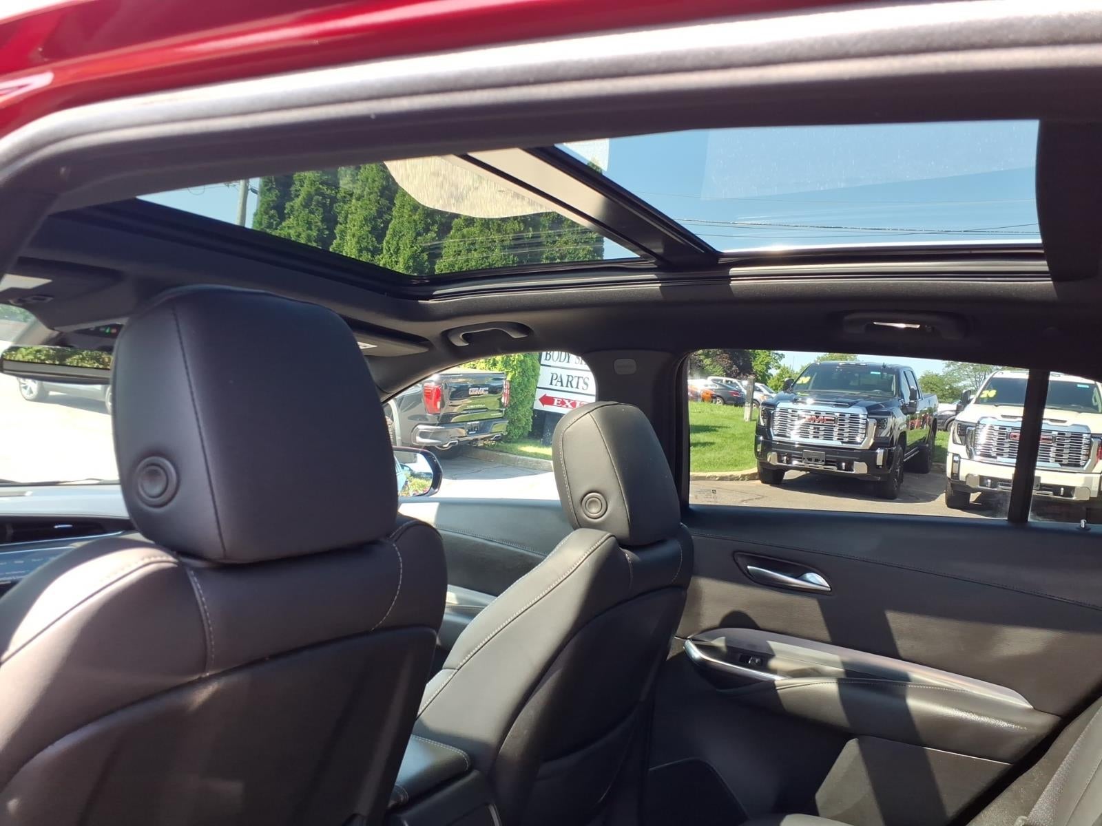 2023 Cadillac XT4 Premium Luxury