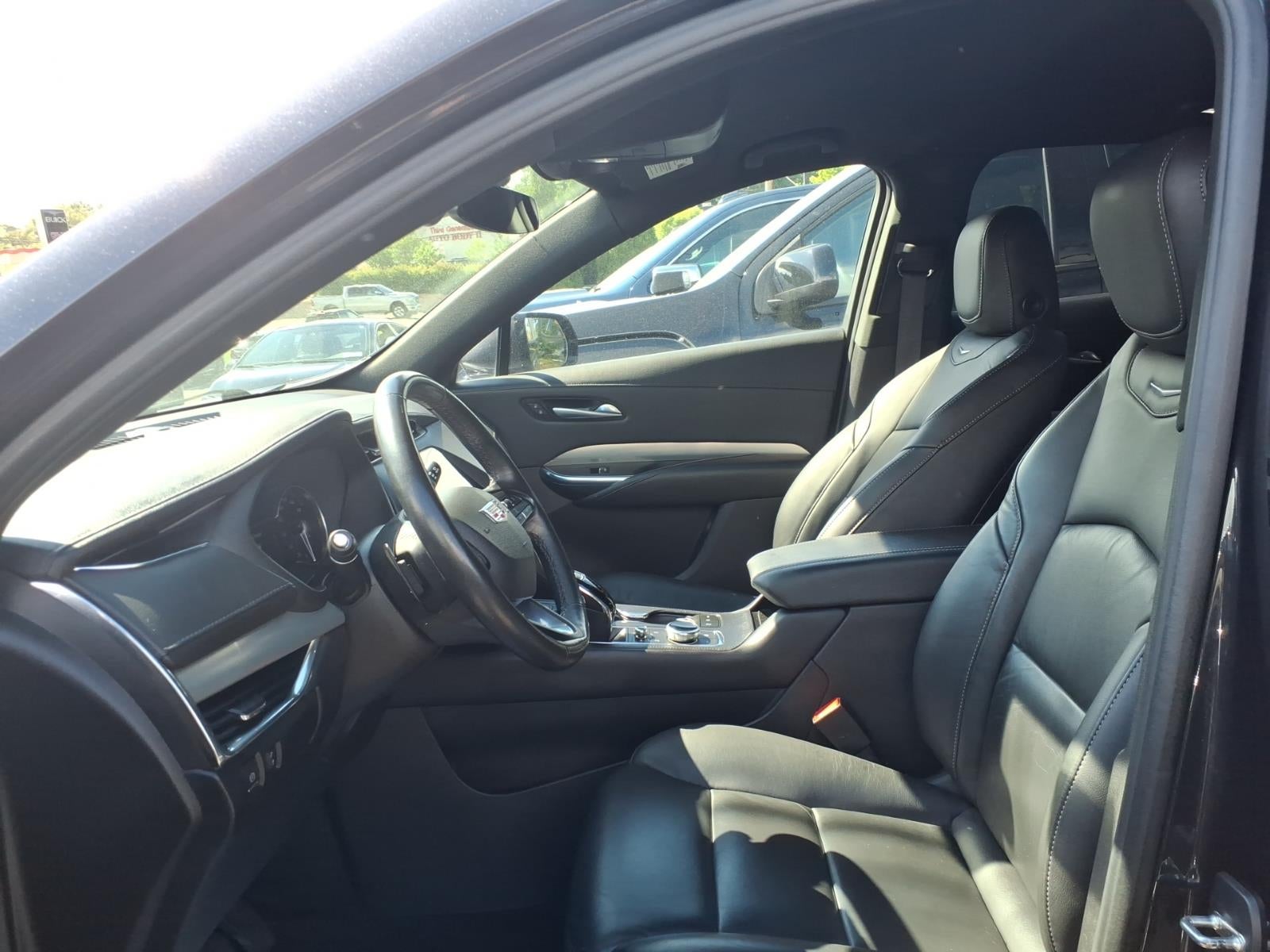 2023 Cadillac XT4 Premium Luxury