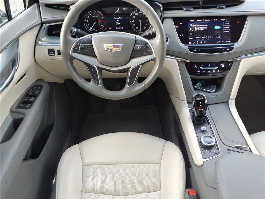 2022 Cadillac XT5 Premium Luxury