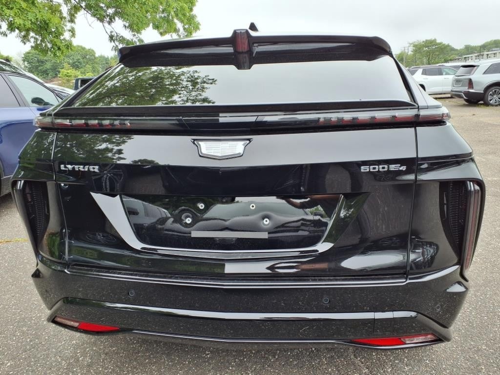 2025 Cadillac LYRIQ Luxury 1