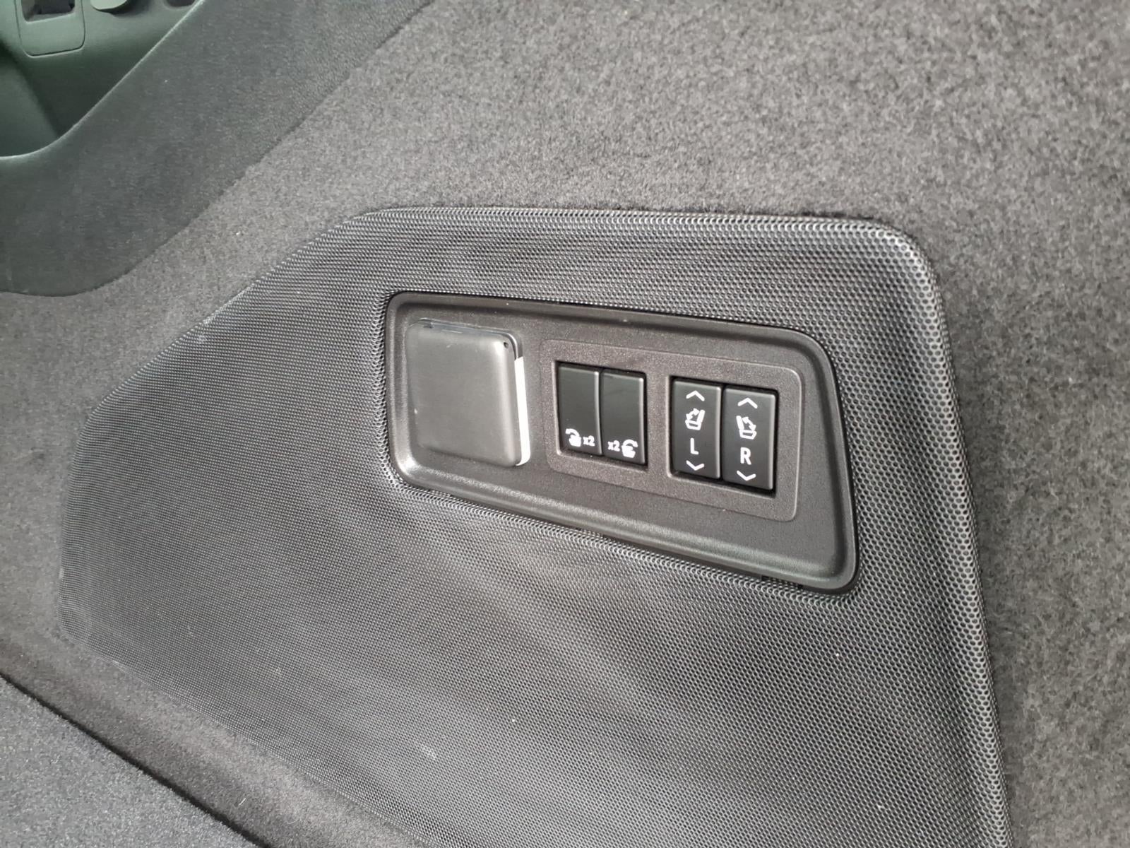 2023 Cadillac Escalade ESV 4WD Premium Luxury Platinum