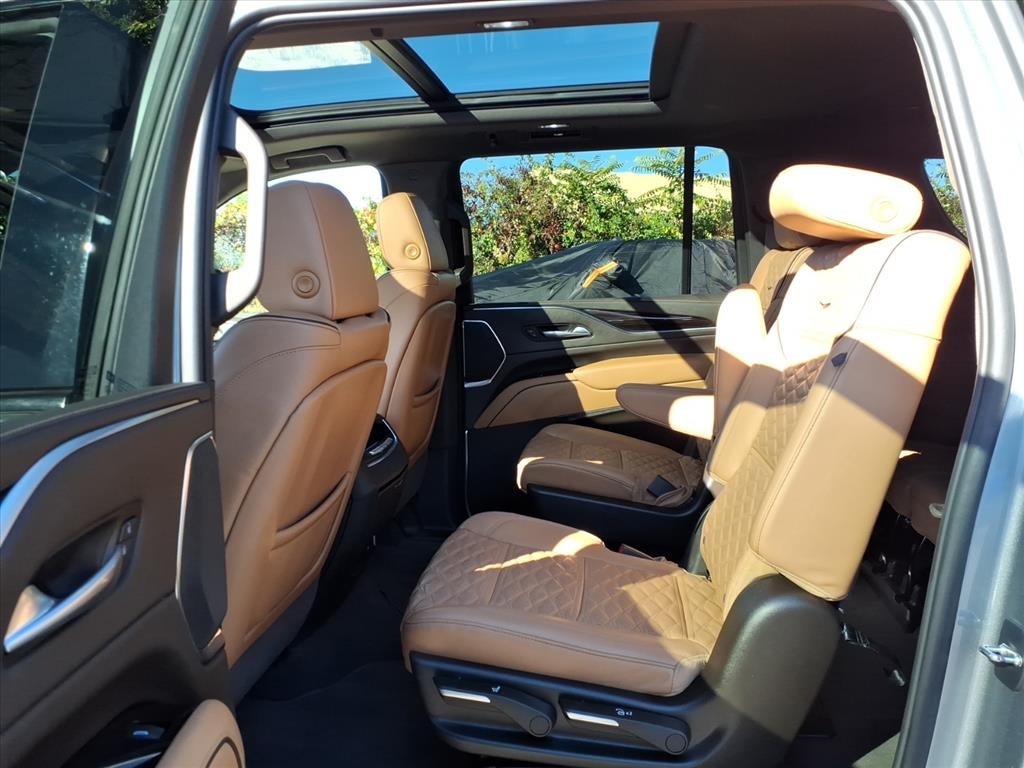 2023 Cadillac Escalade ESV Sport