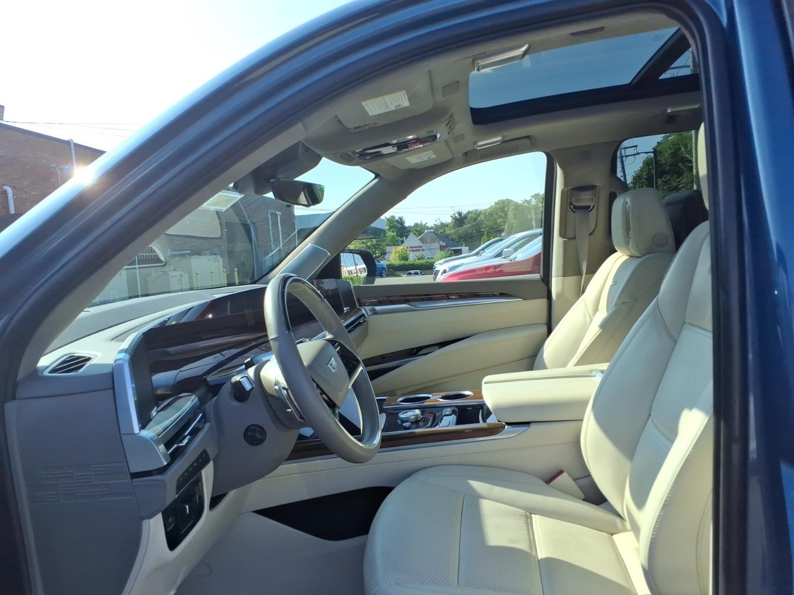 2025 Cadillac Escalade ESV Sport Platinum