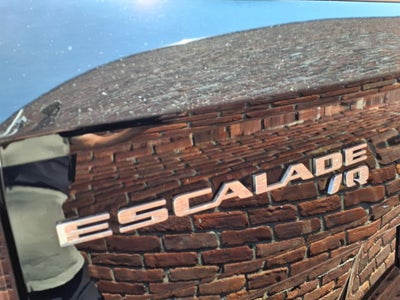 2025 Cadillac ESCALADE IQ Luxury 2