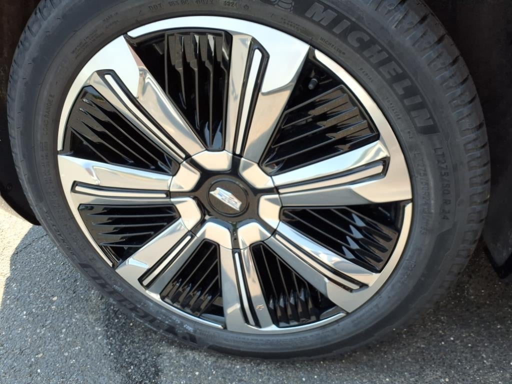 2025 Cadillac ESCALADE IQ Luxury 2