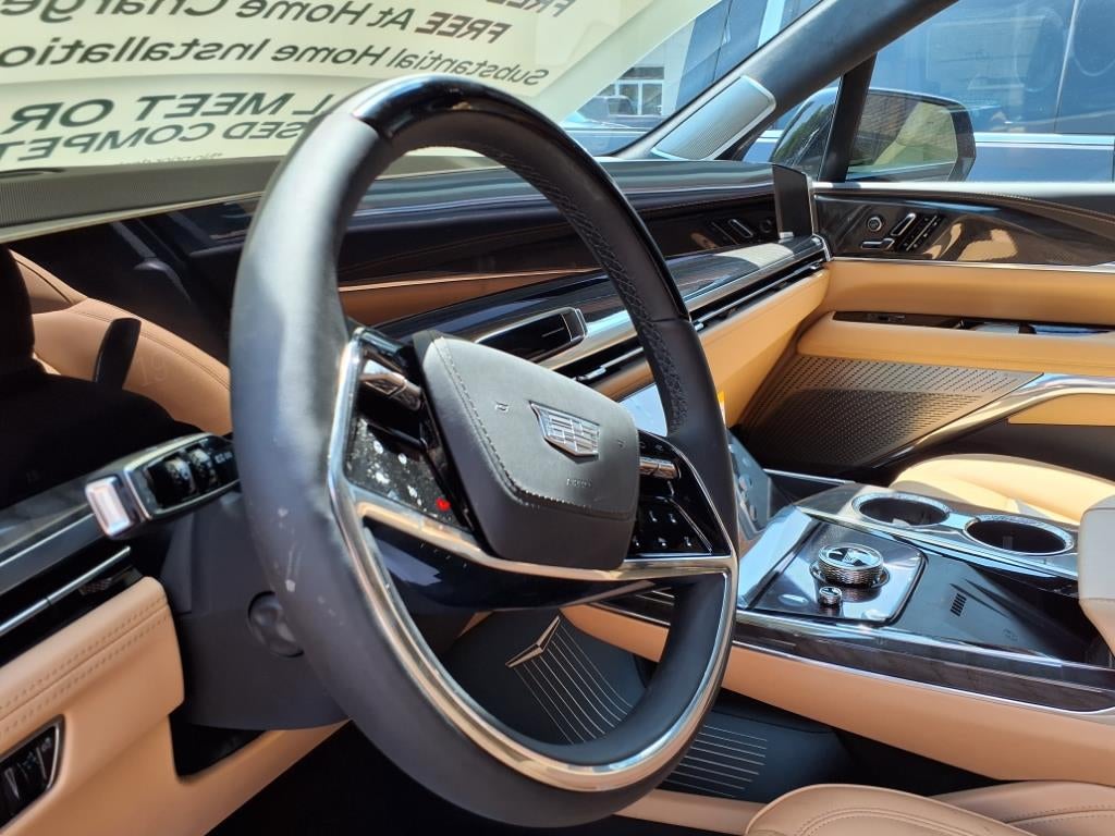 2025 Cadillac ESCALADE IQ Luxury 2