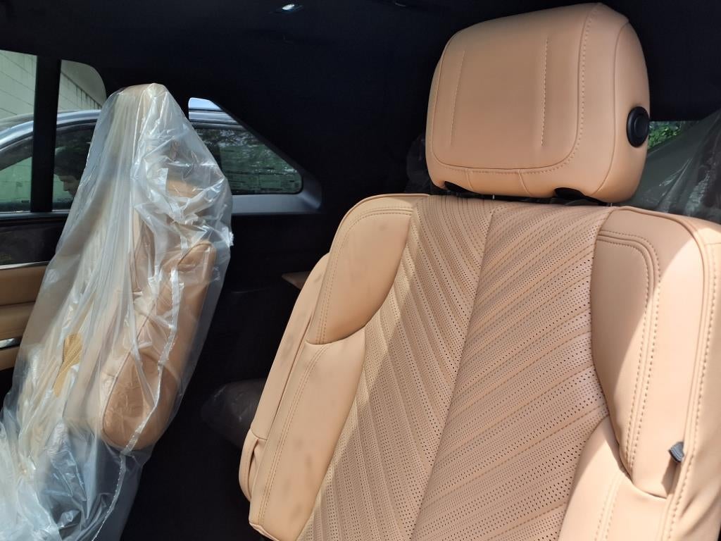 2025 Cadillac ESCALADE IQ Luxury 2