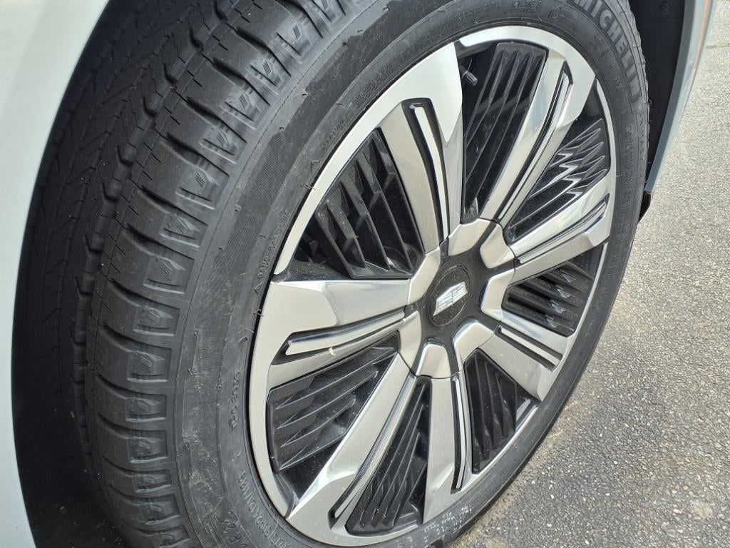 2025 Cadillac ESCALADE IQ Luxury 2