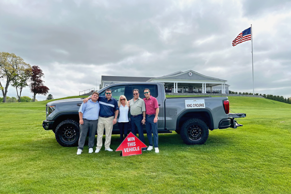 Lica Golf Outing Win Vehicle Group Photo