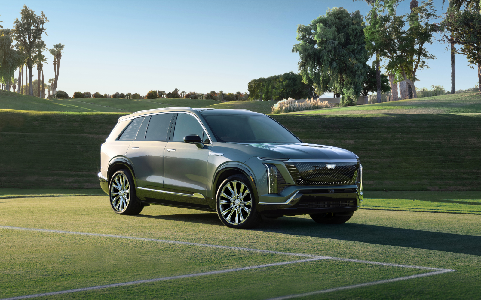 Cadillac VISTIQ on a tennis court